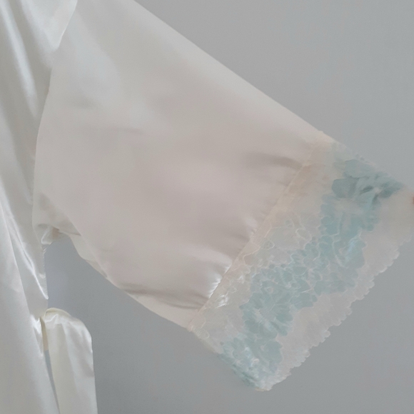 Flora Maxi Satin Robe - Picture 3 of 6